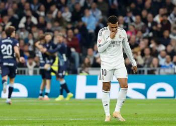 فيديو هدية ثمينة لبرشلونة ريال مدريد يسقط بتسعة لاعبين أمام سيلتا فيجو في الدوري الإسباني