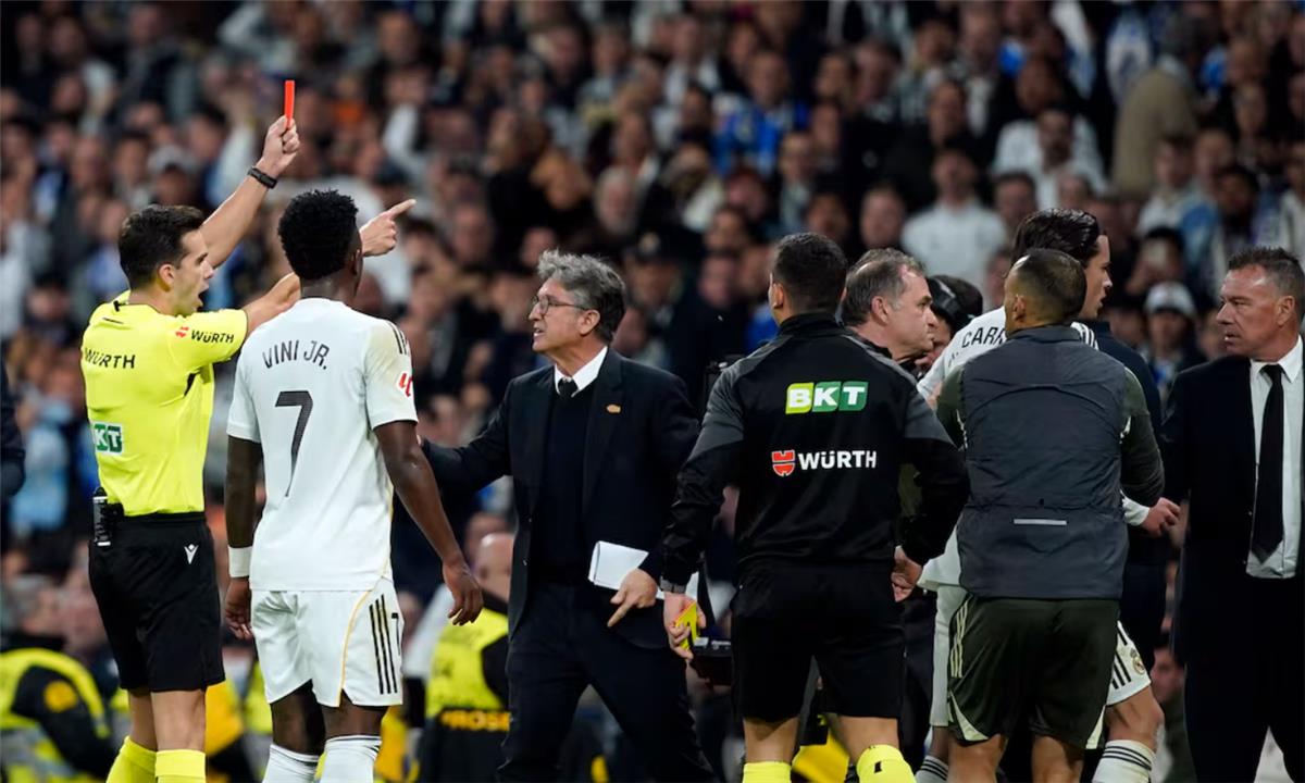 قناة ريال مدريد بعد الهزيمة أمام سيلتا فيجو: الحكم لا يعرف ماذا يحتسب.. ويواصل مسلسل كوارث نيجيريرا