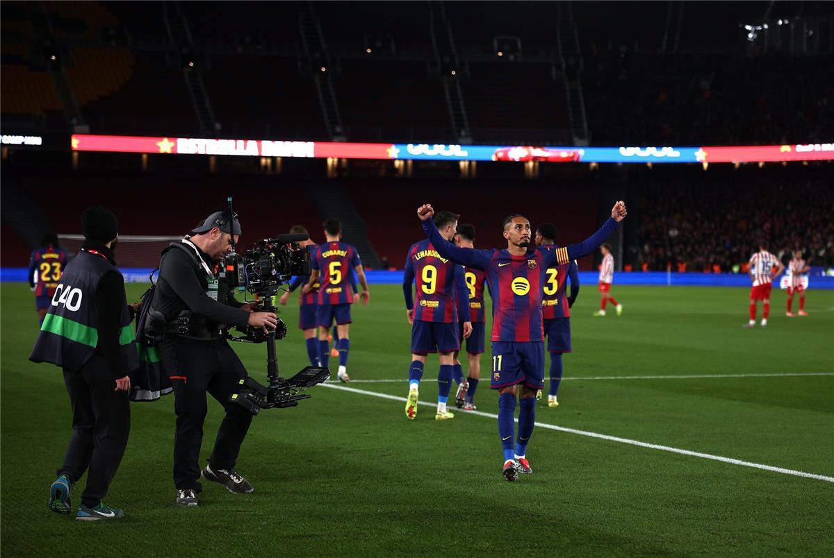 قائمة برشلونة أمام آينتراخت فرانكفورت في دوري أبطال أوروبا.. موقف شتيجن وأراوخو