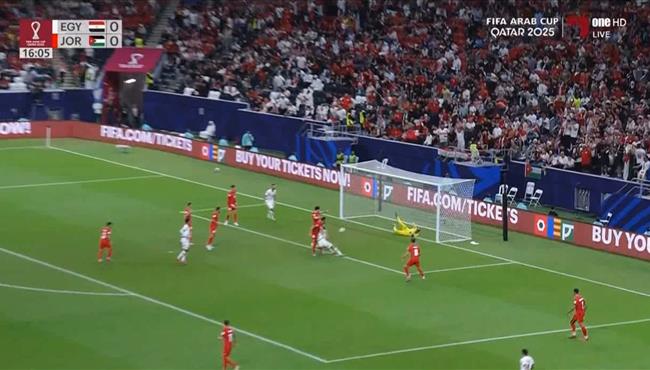 تصدي حارس الاردن يحرم مصر من تسجيل هدف محقق في كأس العرب