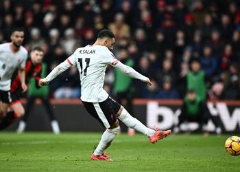فيديو محمد صلاح يسجل هدف ليفربول الأول أمام بورنموث في الدوري الإنجليزي