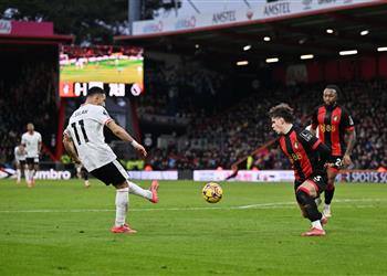 ردود أفعال جماهير ليفربول على تألق محمد صلاح أمام بورنموث الكرة الذهبية في الطريق إليه