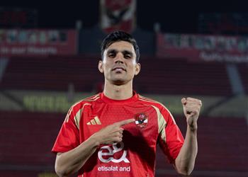 لمسة وفاء شوبير يعلن رقم قميص أشرف بن شرقي مع الأهلي