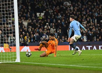 فيديو في الوقت القاتل بيلينجهام يسجل هدف ريال مدريد الثالث أمام مانشستر سيتي