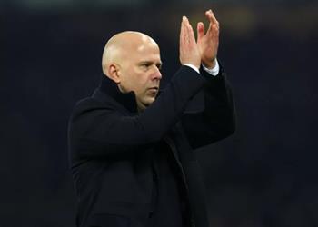 سر غياب آرني سلوت عن مؤتمره الصحفي بعد مباراة ليفربول وإيفرتون