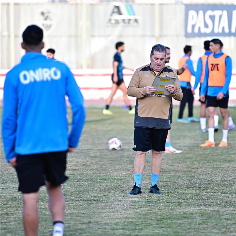 الحلم نيوز : مران الزمالك | بيسيرو يشرح للاعبين خطط اللعب.. وحضور حازم إمام وميدو