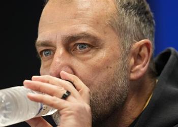 فليك عن طرد بيلينجهام أمر غير محترم وبرشلونة لا ينظر للفرق الأخرى