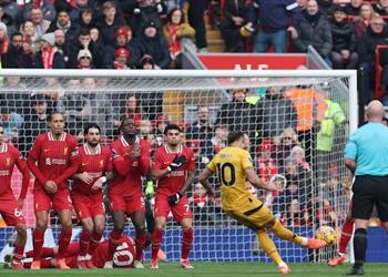 فيديو ماتيوس كونيا يسجل هدف ولفرهامبتون الأول ضد ليفربول