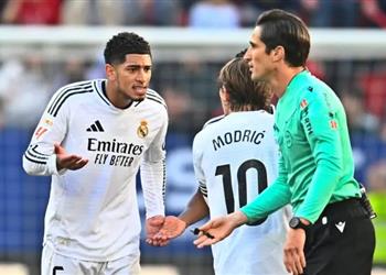 بيلينجهام يعتذر لزملائه في ريال مدريد بعد الطرد أمام أوساسونا