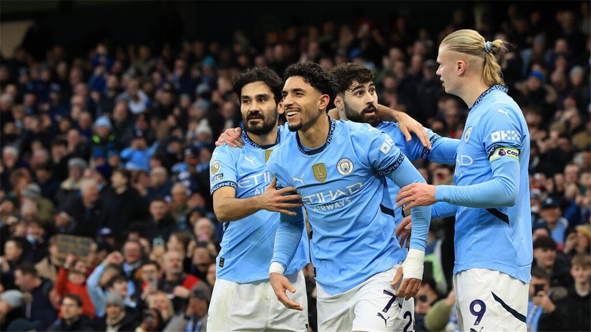 الصالح سبورت : لاعب مانشستر سيتي مشيدًا بـ عمر مرموش بعد الهاتريك: النادي لم يدفع الأموال هباءً