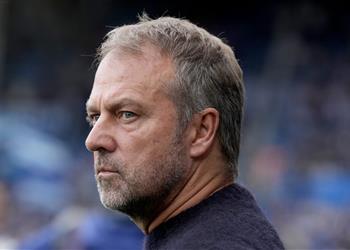 قرار تأديبي هانز فليك يعاقب لاعب برشلونة ويستبعده من تشكيل مباراة رايو فاليكانو