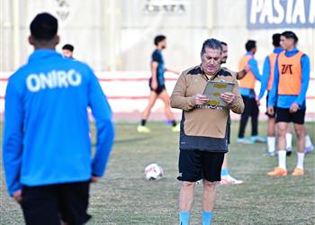 مران الزمالك بيسيرو يستعرض التفاصيل الفنية في مباراة بتروجيت قبل مواجهة الأهلي