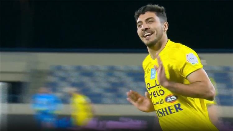 محمد شريف لن يرحل عن الخليج بعد اهتمام الزمالك
