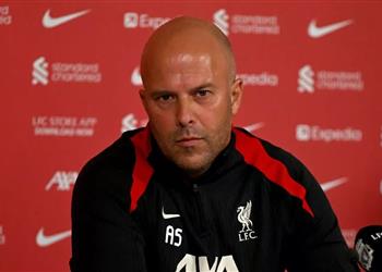 سلوت يوضح حالة المصابين قبل مباراة مانشستر سيتي ويؤكد علي التحدث مع مهاجم ليفربول