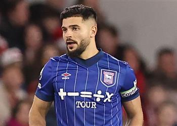 مدرب إيبسويتش تاون يعلن موقف سام مرسي من مباراة توتنهام