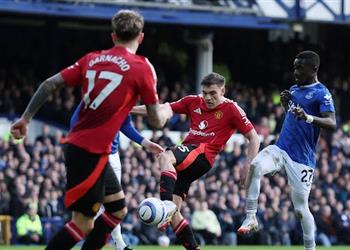 إثارة المنطقة الدافئة فيديو مانشستر يونايتد يفلت بتعادل صعب أمام إيفرتون في الدوري الإنجليزي