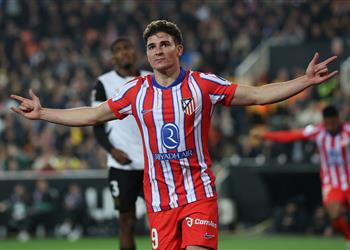 فيديو أتلتيكو مدريد يهزم فالنسيا بثلاثية ويتصدر الدوري الإسباني مؤقت ا