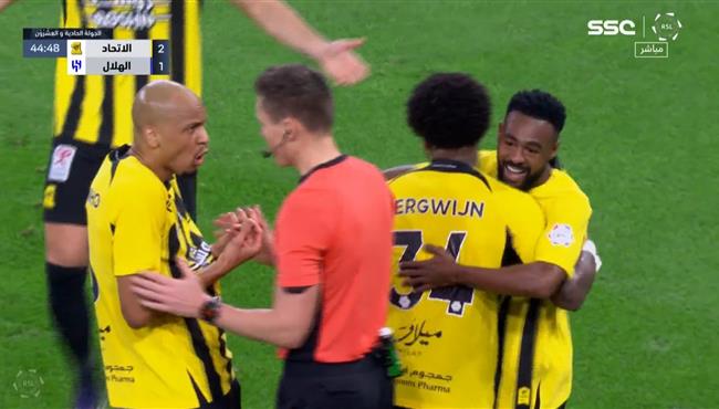 هدف الاتحاد الثاني في مرمي الهلال بالدوري السعودي بيرجوين