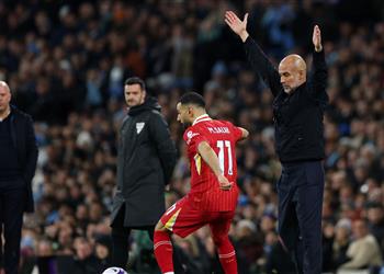 فيديو ابتعد عنه جوارديولا يثير قلق جمهور ليفربول بتصرفه مع محمد صلاح