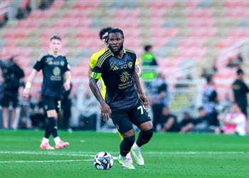 إيفان توني يسجل ثنائية أهلي جدة يقسو على القادسية برباعية في الدوري السعودي