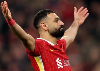 يبدو وداع ا محمد صلاح يوجه رسالة مؤثرة لجماهير ليفربول ويشعل الجدل بشأن مستقبله