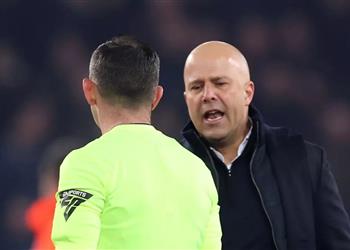 رسمي ا الاتحاد الإنجليزي ي علن عقوبة سلوت بعد طرده أمام إيفرتون