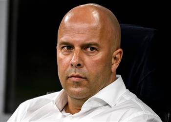 بعد إيقاف سلوت ومساعده من يقود ليفربول في مباراة نيوكاسل اليوم