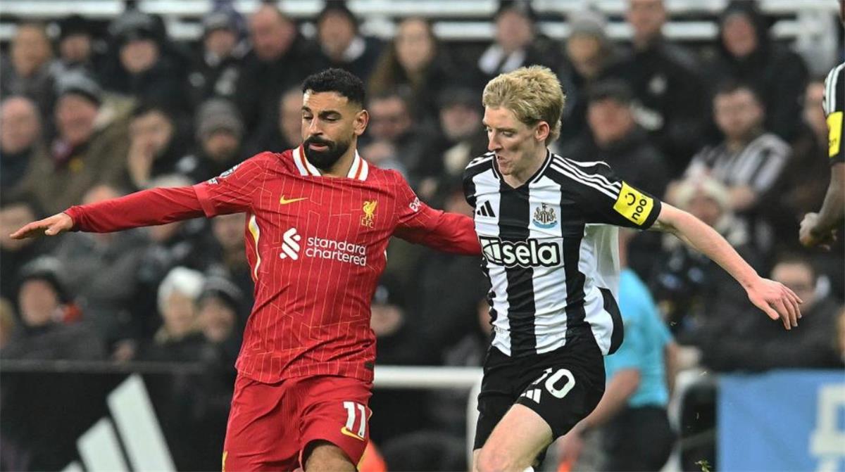 الصالح سبورت : محمد صلاح ينتظر أرقامًا تاريخية في مباراة ليفربول ونيوكاسل