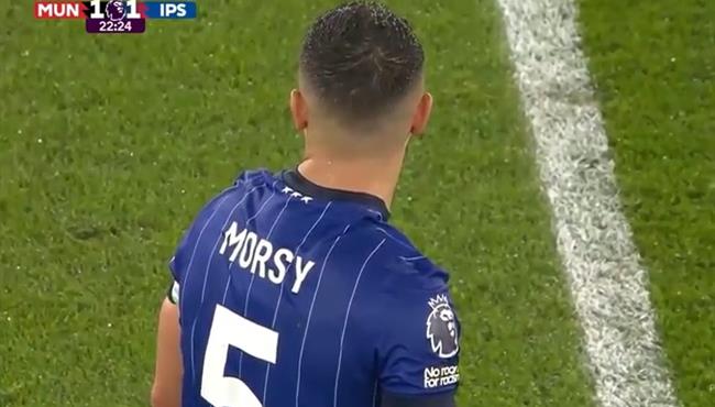 هدف سام مرسي بالخطأ في مرماه امام مانشستر يونايتد