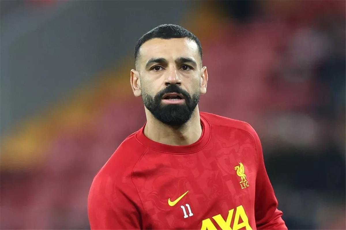 الصالح سبورت : لاعب ليفربول السابق يحرض الإدارة: إلى متى سيستمر محمد صلاح بهذا المستوى؟