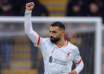 حارس توتنهام السابق يوجه نصيحة لإيقاف أهداف محمد صلاح قبل مباراة ليفربول