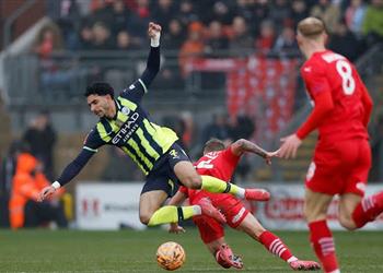 تقييم عمر مرموش في مباراة مانشستر سيتي وليتون أورينت بـ كأس الاتحاد الإنجليزي
