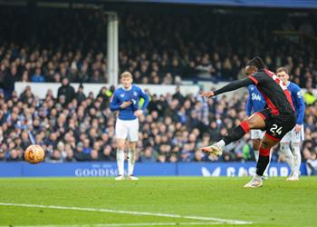إيفرتون يودع كأس الاتحاد الإنجليزي بثنائية أمام بورنموث قبل صدام ليفربول