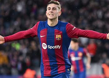 فيرمين لوبيز يرد على عرضين من الدوري الإنجليزي للرحيل عن برشلونة