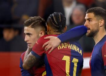 فيديو المباراة تشتعل لاعب برشلونة يغادر بالبطاقة الحمراء أمام إشبيلية