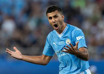 رغم كوارث الموسم رودري يمنح جمهور مانشستر سيتي خبر ا سار ا