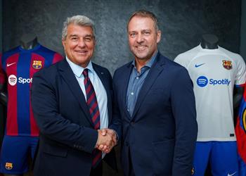 بعد تألقه في الدوري الإنجليزي برشلونة يضع عينه على منافس محمد صلاح