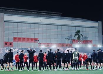 خاص كواليس معسكر الأهلي بعد تصعيد أزمة القمة والتهديد بالانسحاب