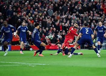 جرايم سونيس بعد أداء محمد صلاح أمام باريس يستحق أمر ا ما مع ليفربول