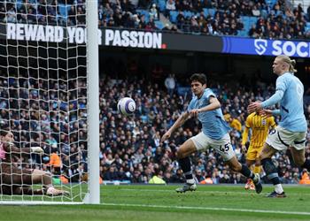 عبدالقادر خوسانوف يسجل هدفا عكسيا في مرمى مانشستر سيتي لصالح برايتون فيديو