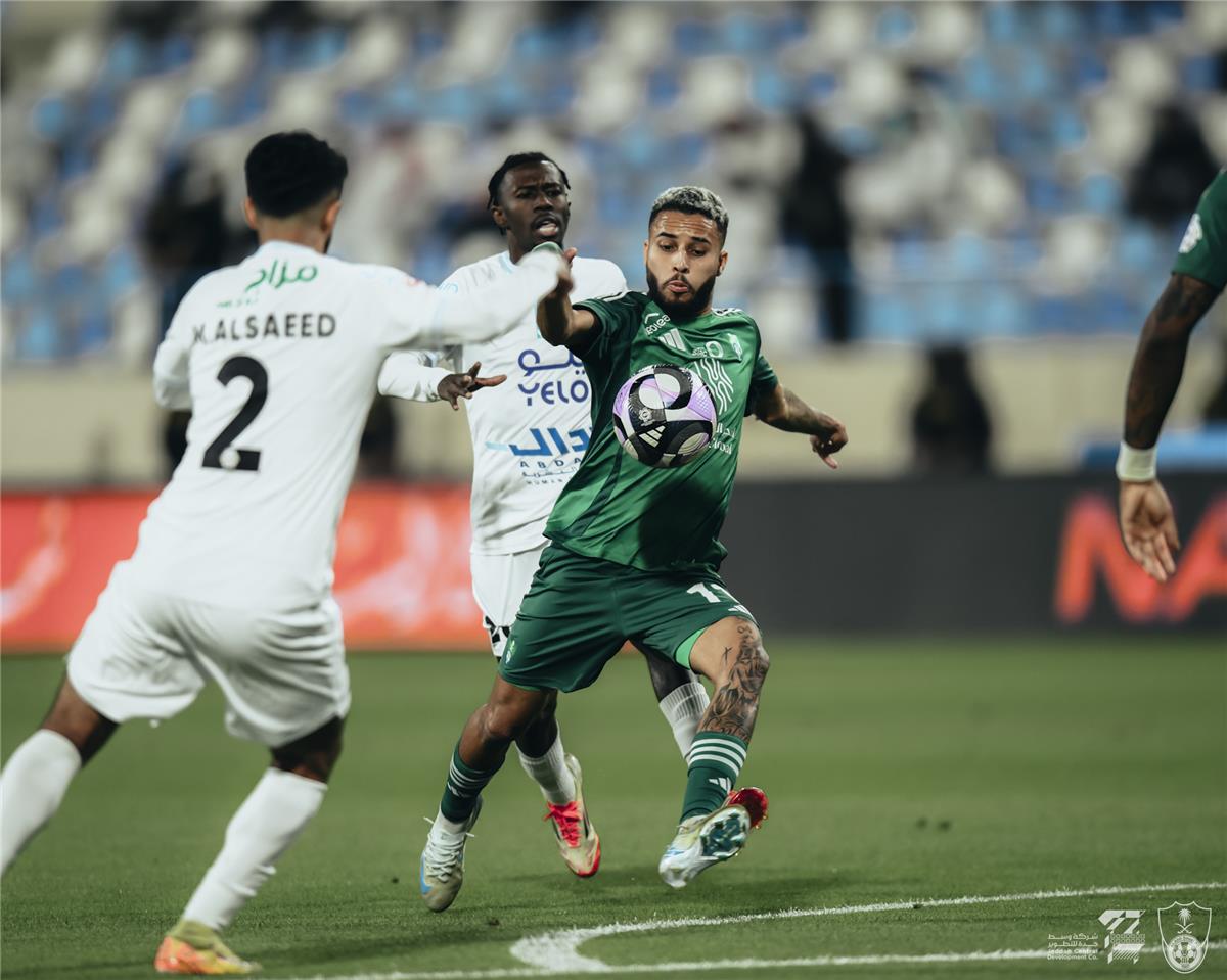 الصالح سبورت : الأهلي يفوز على الأخدود بهدف في الدوري السعودي