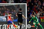 ألفاريز يسجل هدف أتلتيكو مدريد الأول أمام برشلونة (فيديو)