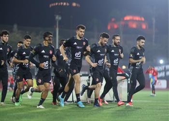 مران الأهلي تدريبات بدنية للاعبين وتصعيد عدد من الشباب والناشئين