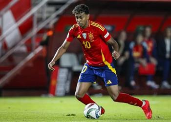 ماركا تسلط الضوء على طقوس لامين يامال الرمضانية في معسكر إسبانيا