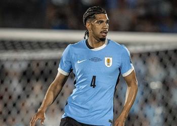 مدرب أوروجواي يمنح برشلونة بارقة أمل بشأن أراوخو