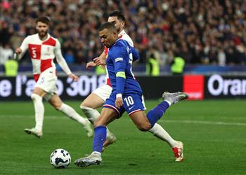 لدينا لاعب يمنحنا أفضلية مبابي يعلق على تأهل فرنسا المثير أمام كرواتيا لنصف نهائي دوري الأمم