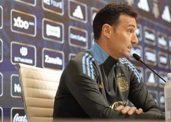 سكالوني عن تصريحات رافينها أتذكر ما حدث بين ميسي ونيمار