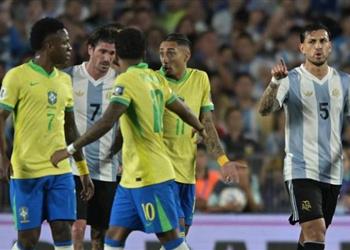 فيديو لاعب الأرجنتين يسخر من رودريجو في مباراة البرازيل أنت لا تمتلك شيئ ا