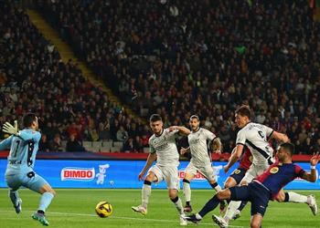 فيران توريس يسجل هدف برشلونة الأول أمام أوساسونا فيديو