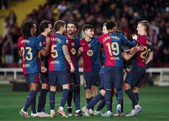 برشلونة يفوز على أوساسونا بثلاثية وينفرد بصدارة الدوري الإسباني فيديو